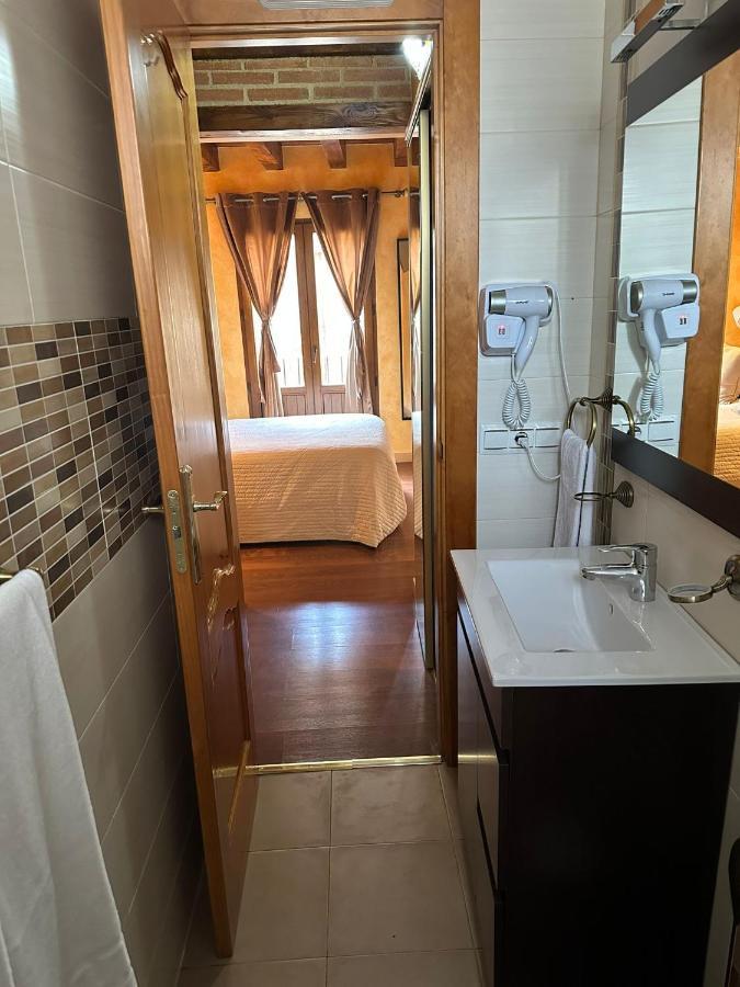 Hostal Segovia Adults Only المظهر الخارجي الصورة