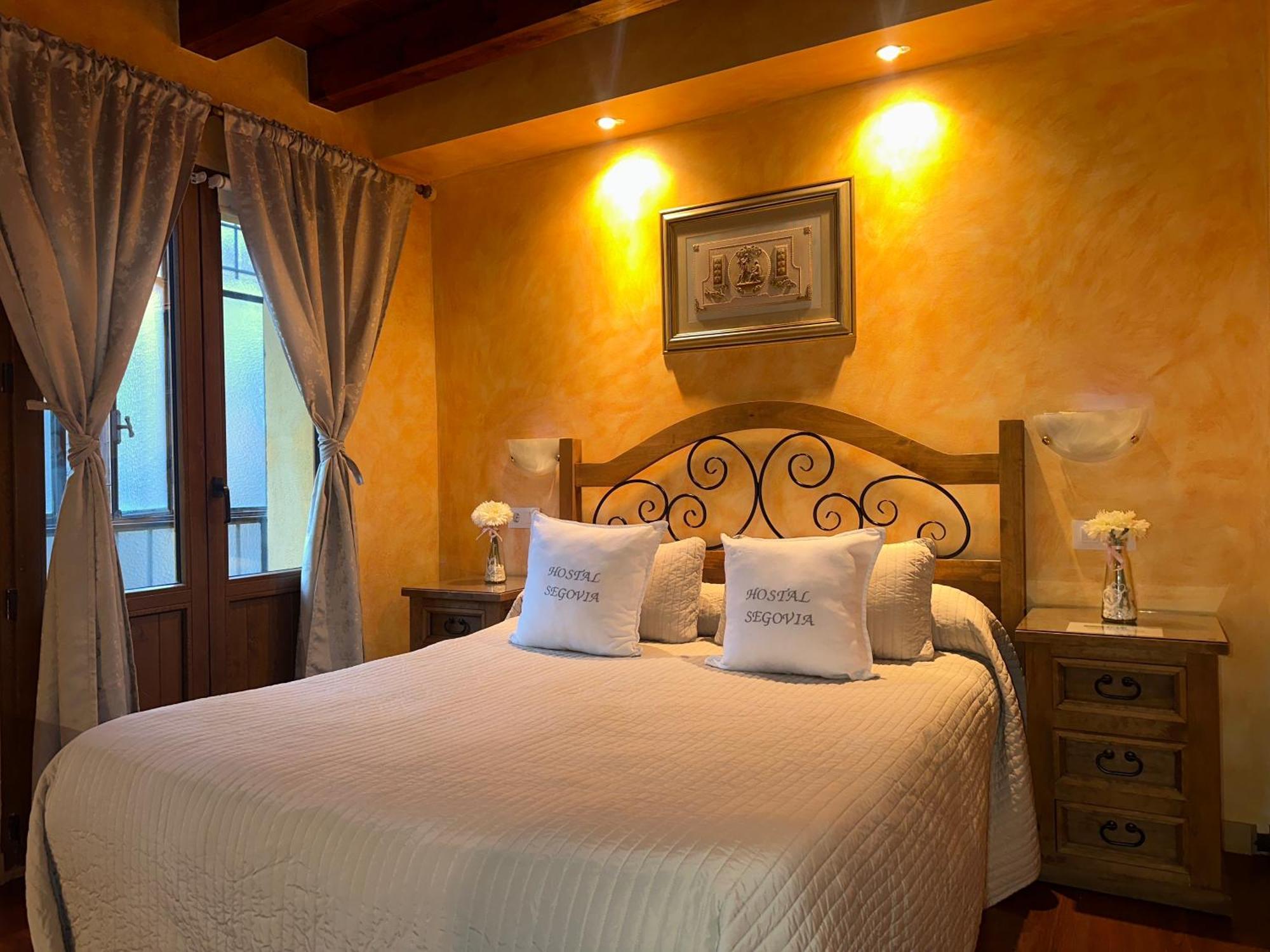 Hostal Segovia Adults Only المظهر الخارجي الصورة