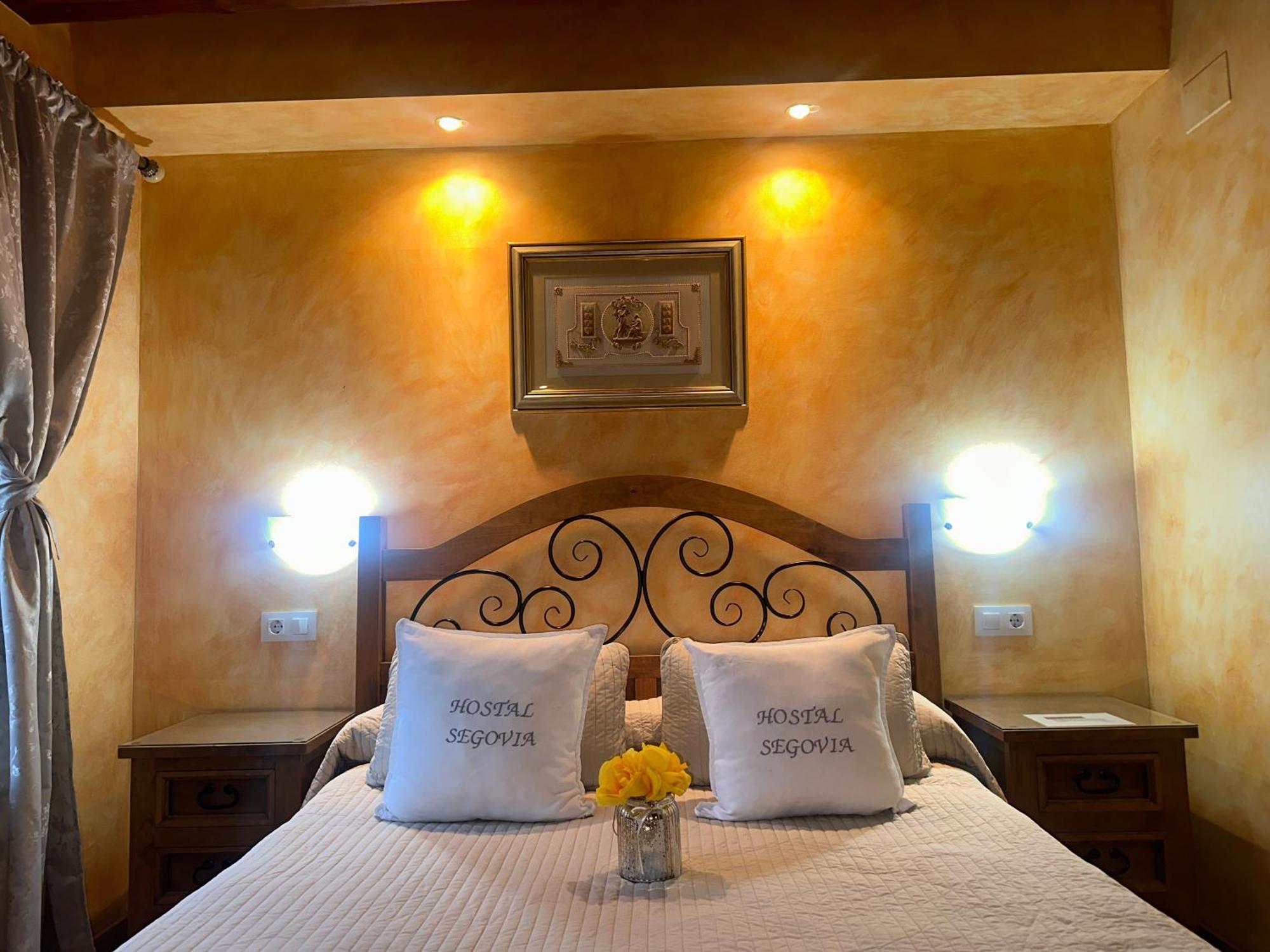 Hostal Segovia Adults Only المظهر الخارجي الصورة