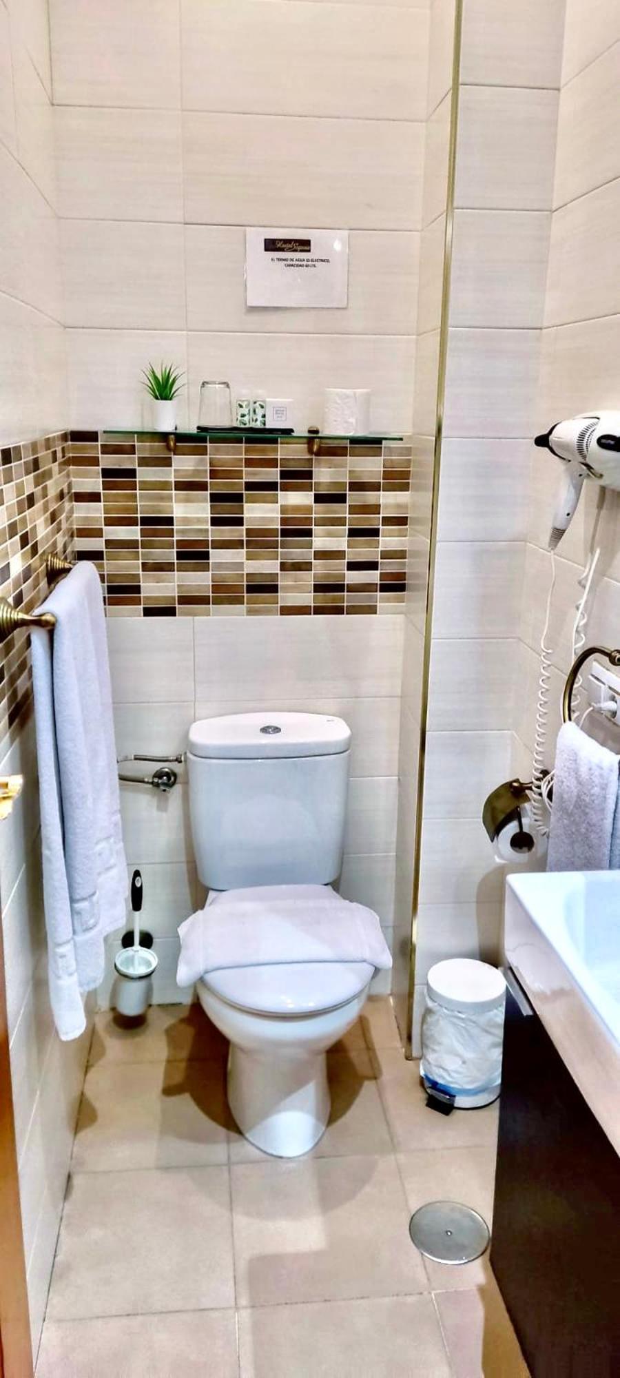 Hostal Segovia Adults Only المظهر الخارجي الصورة