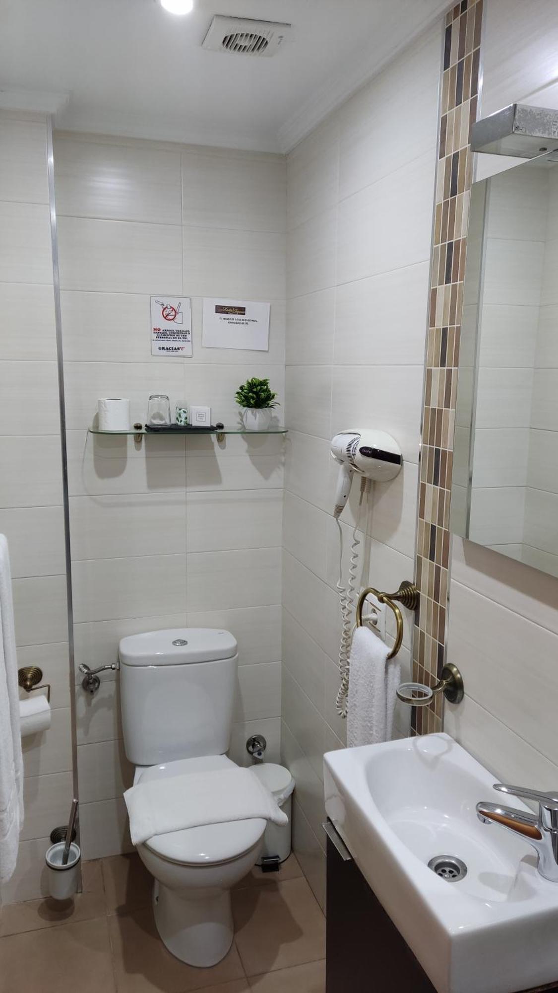 Hostal Segovia Adults Only الغرفة الصورة