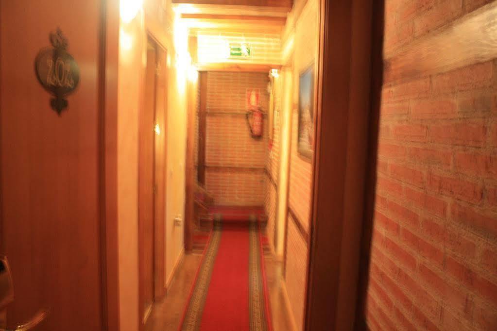 Hostal Segovia Adults Only المظهر الخارجي الصورة