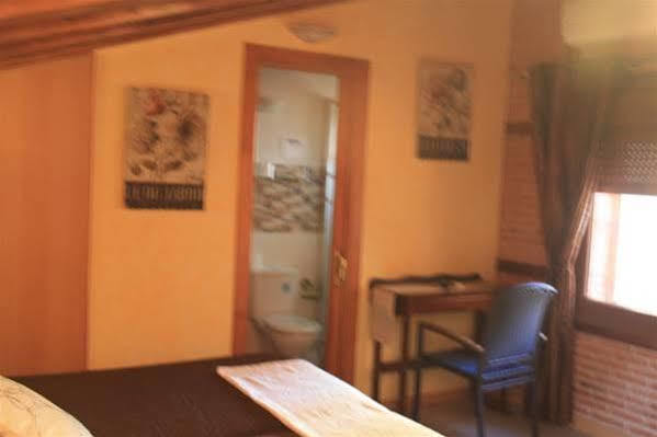 Hostal Segovia Adults Only المظهر الخارجي الصورة