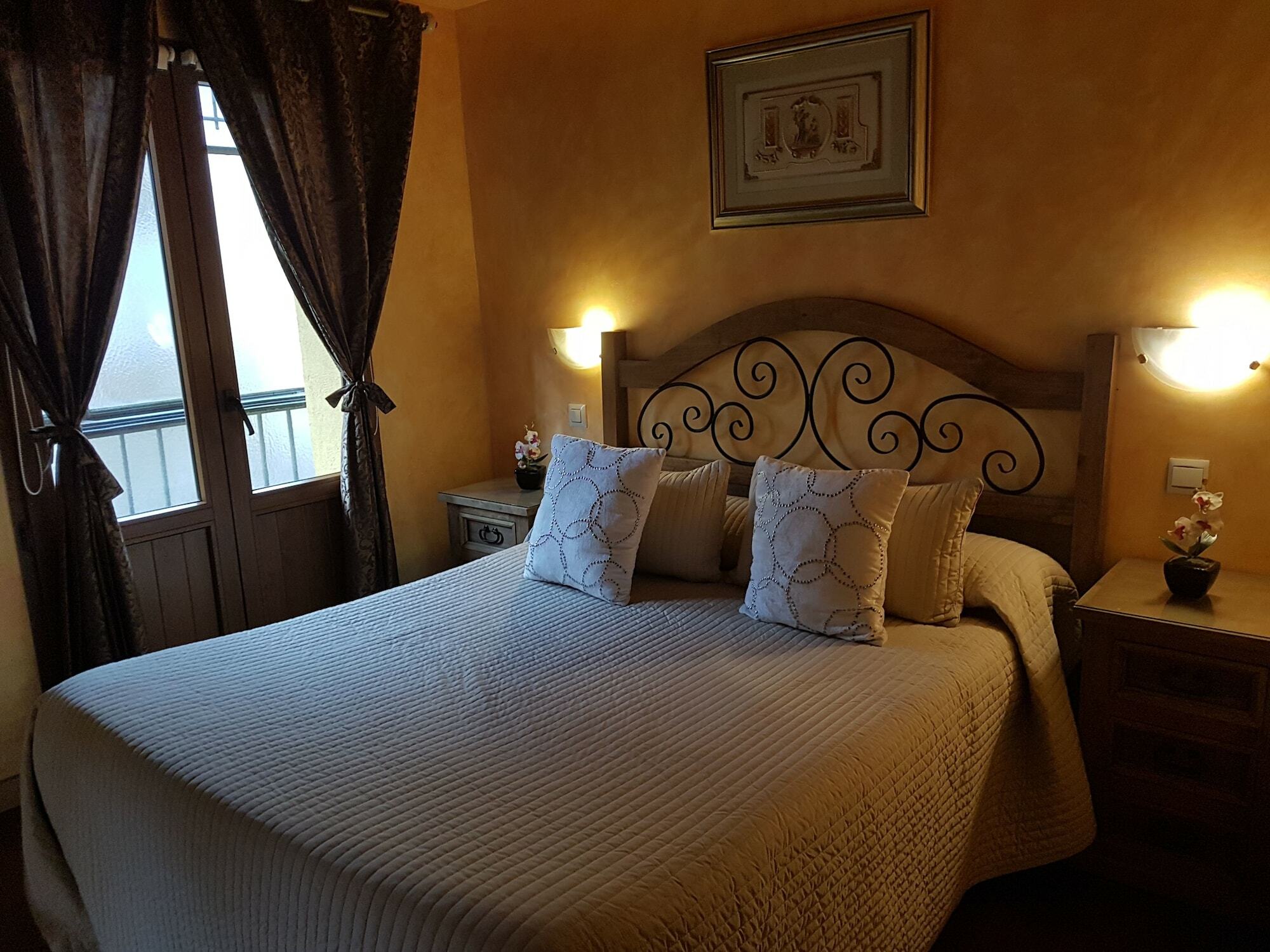Hostal Segovia Adults Only المظهر الخارجي الصورة